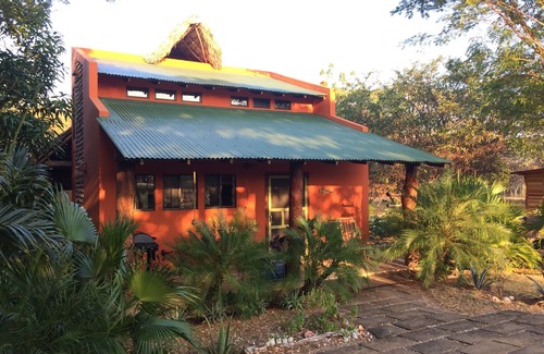 San Diego House | Casa Loca Roca: Unique Comfortable Living Steps Away from Great Surf!