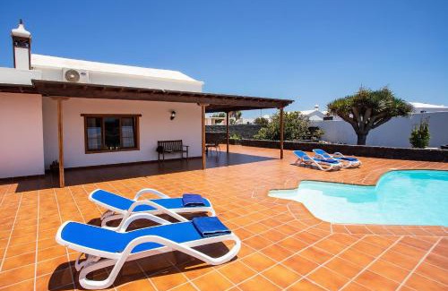 San Bartolome Villa | Casa Lola Lanzarote piscina climatizada y wifi free