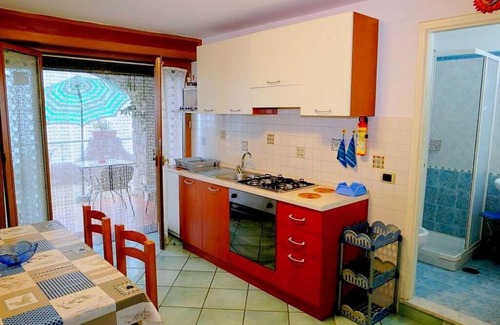 San Michele House | Casa Lolita B: A cozy apartment located on a hillside, facing the sea, with Free WI-FI.