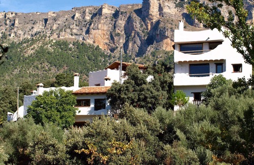 Majada Carrasca Cottage | Casa Los Gatos 1 to 13 people. 4 bedrooms with bathroom, living room with fireplace, heating.