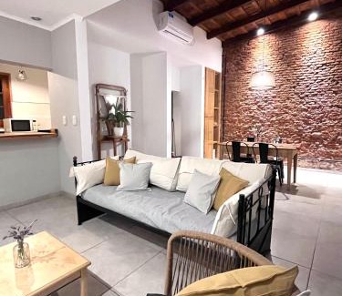 Nueve de Julio House | Casa Los Olivos