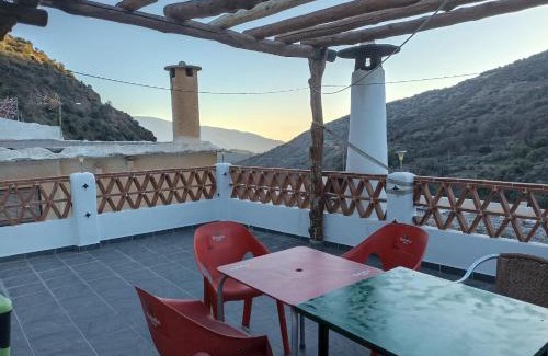 Pampaneira House | Casa Los Trillizos