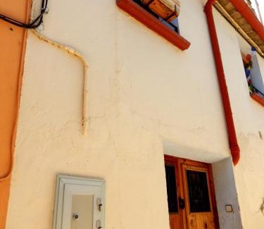 Ayerbe House | Casa Lugaré