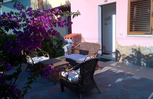 Porto Pino House | Casa Lulu, cottage with garden a few steps from the beach