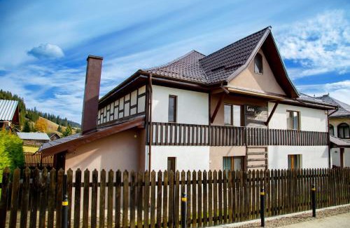Dorna Candrenilor House | Casa Lulu
