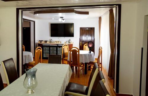 Dorna Candrenilor House | Casa Lulu