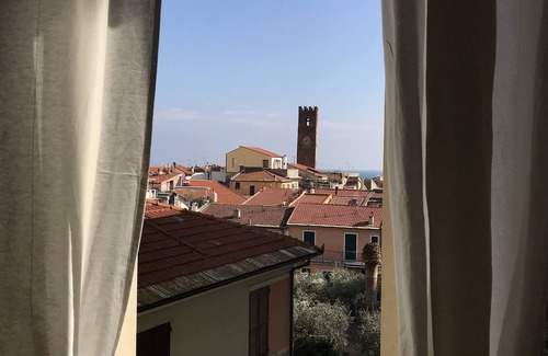Noli Apartment | Casa Luminosissima e Tranquilla nel Centro Storico di Noli a due Passi dal Mare