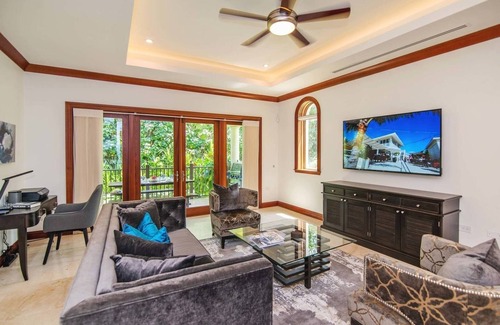 George Town House | Casa Luna 4 by Grand Cayman Villas & Condos