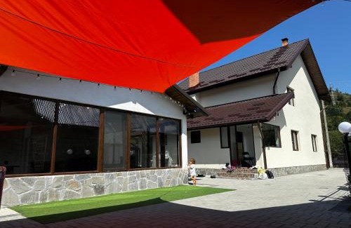 Brosteni Villa | Casa Luna