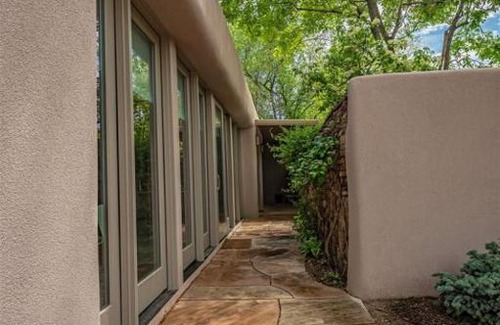 Historic Eastside House | Casa Lunar