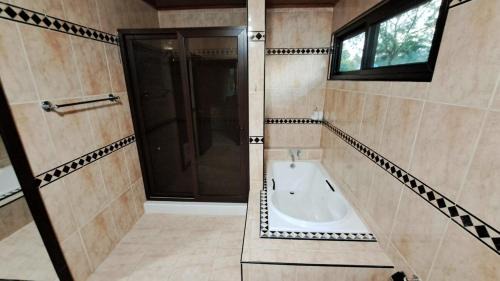 Puerto Cortes Villa | Casa Mía - Casa Completa Vacacional Boutique