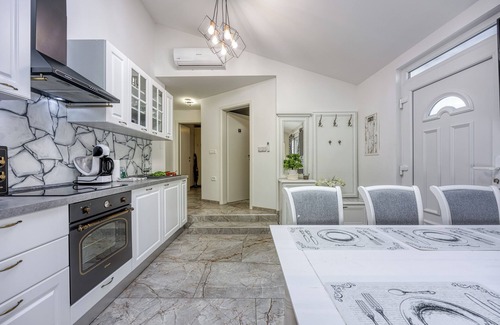 Koper Apartment | Casa Ma3x Apartment Whitewood, Koper, Slovenia