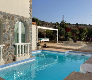 Maspalomas House | Casa Macken con piscina climatizada y jacuzzi