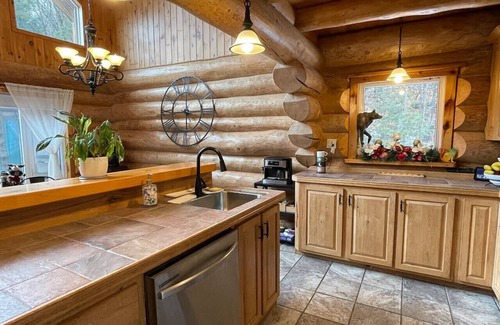 Val-des-Monts Apartment | Casa Madera - 11 Acres/SPA/Close to Lac McGregor