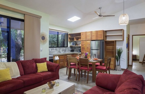 Playa Colorado House | Casa Madroño - Eco Casita 1-1