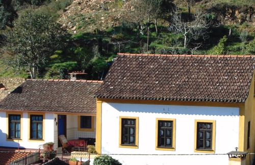Agueda House | Casa Magnolia- Magnolia Cottage in the village of Carvoeiro