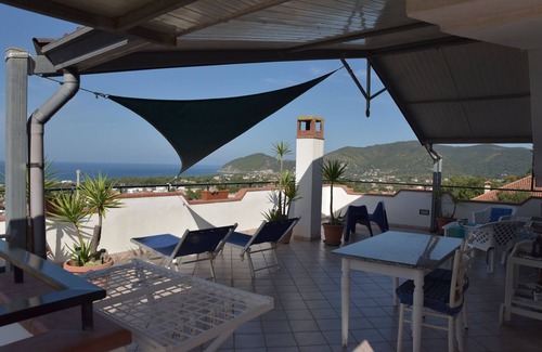 Santa Maria di Castellabate Apartment | Casa Maja terrace with sea view
