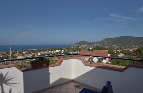 Santa Maria di Castellabate Apartment | Casa Maja terrace with sea view
