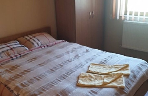 Baile Unu Mai House | Casa Mali! 4 cozy and quiet private rooms in Baile 1 Mai - Thermal SPA Resort