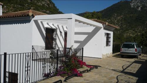 Benamahoma Villa | Casa MamaTere