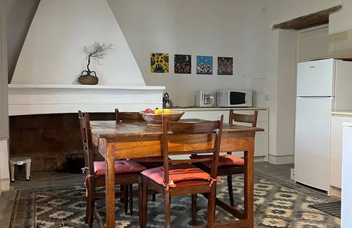 San Vero Milis House | Casa Manamunda - Three Bedroom House, Sleeps 6