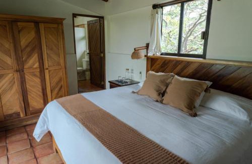 Troncones Bed & Breakfast | Casa Manzanillo - Bridge Room - Ocean View Room at Exceptional Beach Front Location