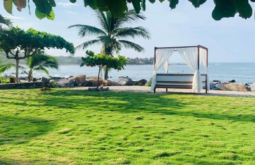Troncones Bed & Breakfast | Casa Manzanillo - Ocean Room - Ocean View Room at Exceptional Beach Front Location