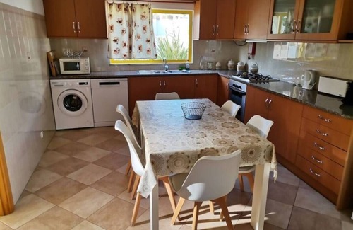 Castelo House | Casa Maré Alta (4 bedrooms and pool, sea view)