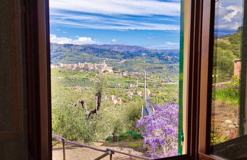 Serreta House | Casa Mara - house with garden, for 5 people, in the small village of Diano Serreta
