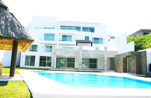 Xochitepec House | CASA MARBELLA LUXURY HOME