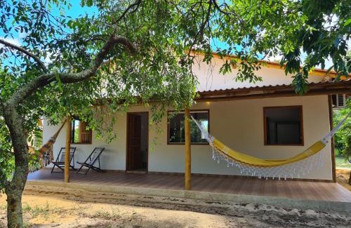 Caravelas House | Casa Marfim - Privacidade, charme e conforto à 50m do rio