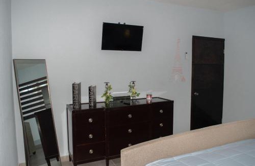 Centro House | Casa Margarita Pool, Billiards Just Steps from the Beach