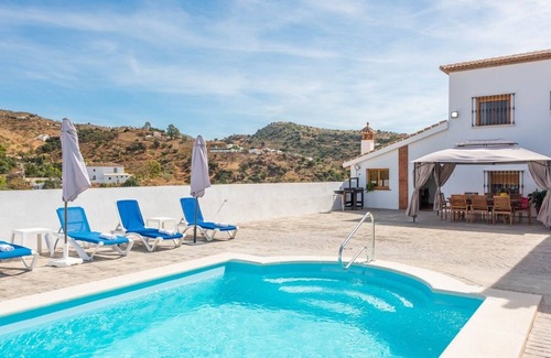 Almogia Villa | Casa Mari de Almogía by Ruralidays