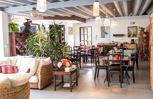 Cacique Bed & Breakfast | Casa Maria Airport B&B