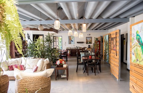 Cacique Bed & Breakfast | Casa Maria Airport B&B