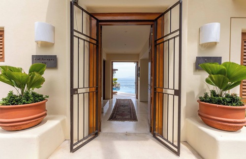 South Shore Hotel Area House | Casa Maria Elena is a Private Beachfront Home in Puerto Vallarta