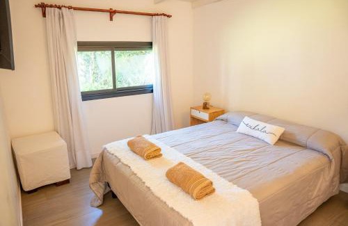 Bosque Peralta Ramos House | Casa Mariano - Casa en Bosque Peralta Ramos 4 PAX Con Parrilla - Hola Sur