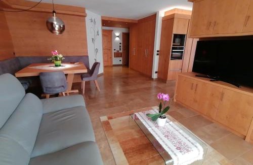 Tesero Apartment | Casa Mariella - Apartment with garden