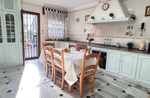 Chipiona Apartment | Casa Mariló, Tu Hogar en el Corazón de Chipiona"