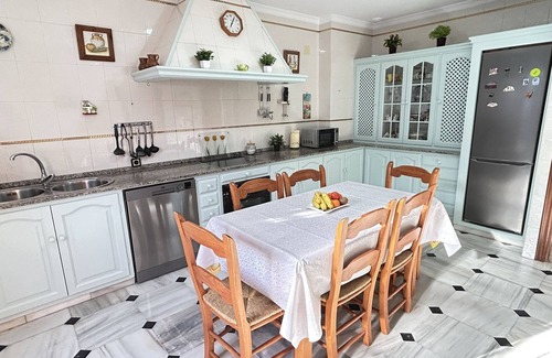 Chipiona Apartment | Casa Mariló, Tu Hogar en el Corazón de Chipiona"