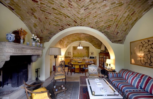San Martino in Pensilis House | Casa Marina, into 18th century masseria surrounded by olive groves