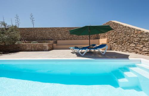 Tindaya House | Casa Marisa with Heated Pool & Garden