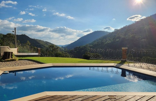 Petropolis House | Casa Maritacas Secretário, beautiful countryside
