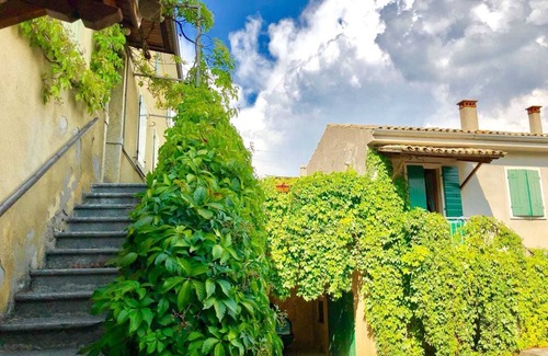 Caprino Veronese House | Casa Martini, nestled in the green hills of Lake Garda