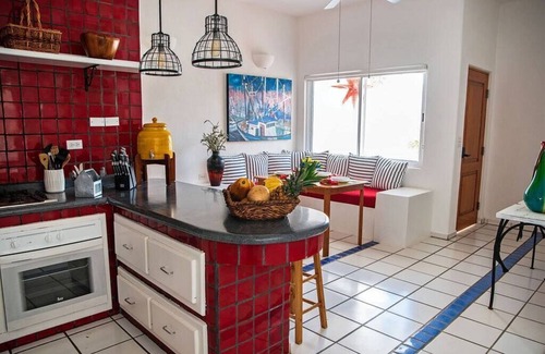 La Paz House | Casa Marysol Summary: