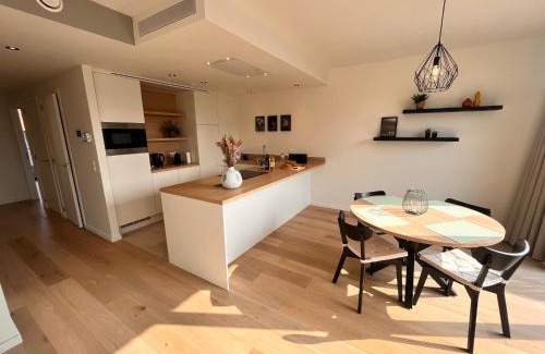 Stationsbuurt Noord Apartment | Casa Matti Modern Apartment with Garden View and Terrace