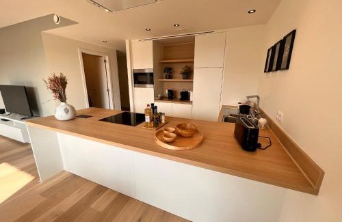 Stationsbuurt Noord Apartment | Casa Matti Modern Apartment with Garden View and Terrace