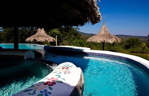 Masatepe Cabin | Casa Maya Lodge – Volcano-View | Infinity Pool