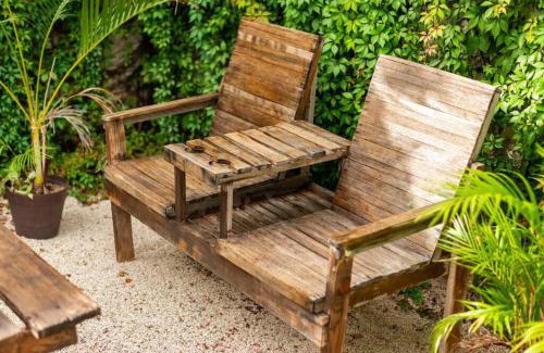 Merida Municipality House | Casa Maya Villa with Private Pool Bar and Parking Merida