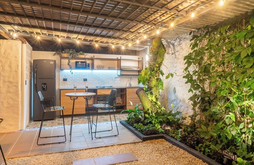 La Aguacatala Bed & Breakfast | Casa Medallo